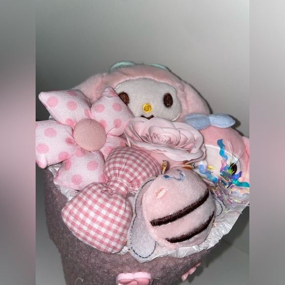 Sanrio Plush Bouquet - Picture 4 of 4